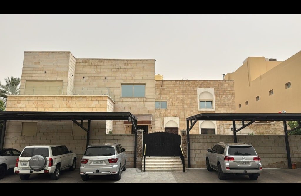 بيت  للبيع في السره