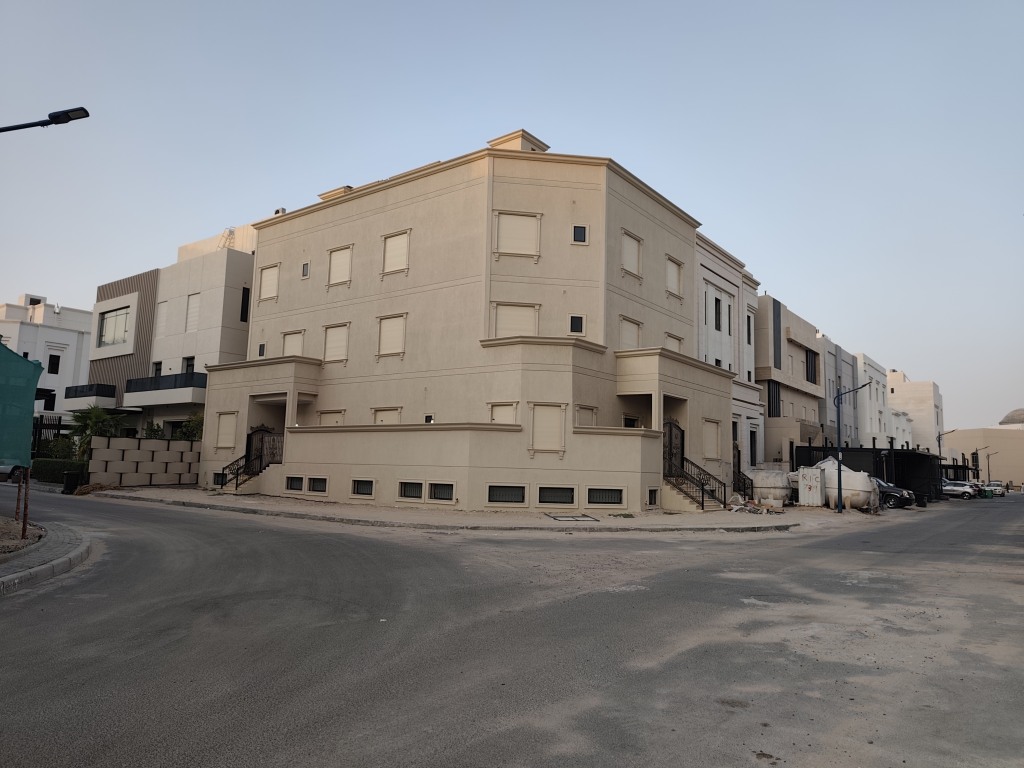 بيت  للبيع في جنوب عبدالله المبارك