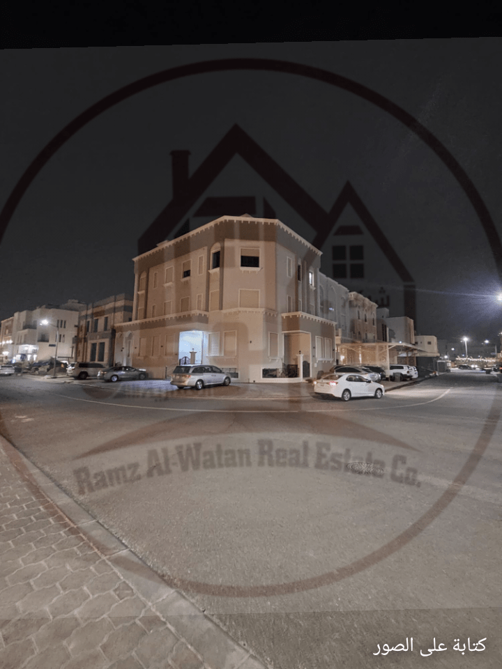بيت  للبيع في غرب عبدالله المبارك