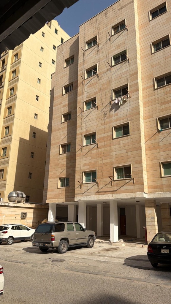 عمارة  للبيع في ابو حليفة