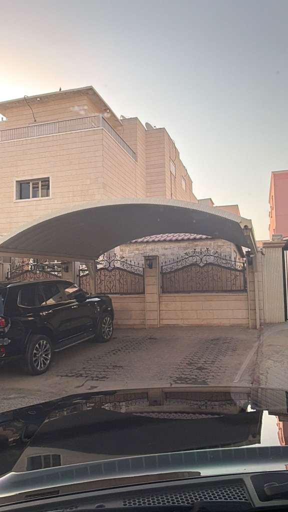 بيت  للبيع في المنصورية