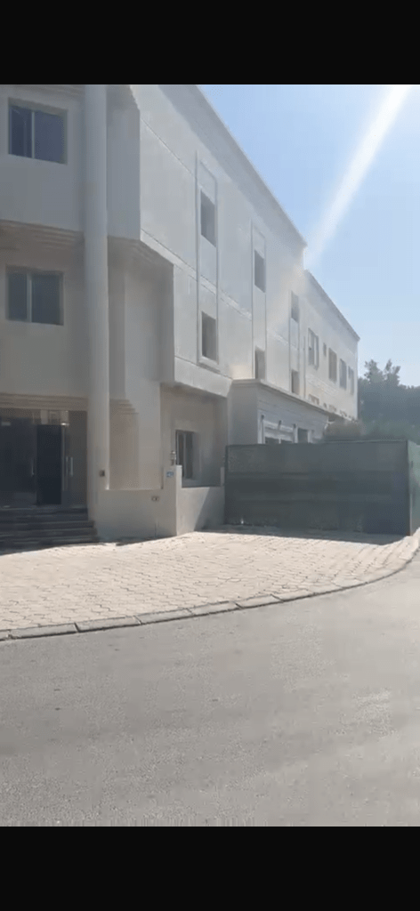 بيت  للإيجار في المنقف