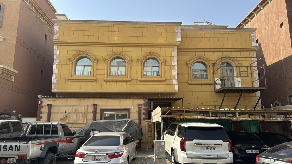 بيت  للإيجار في عبدالله المبارك