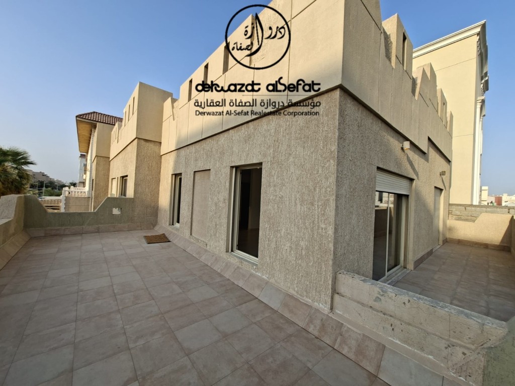 بيت  للإيجار في الزهراء