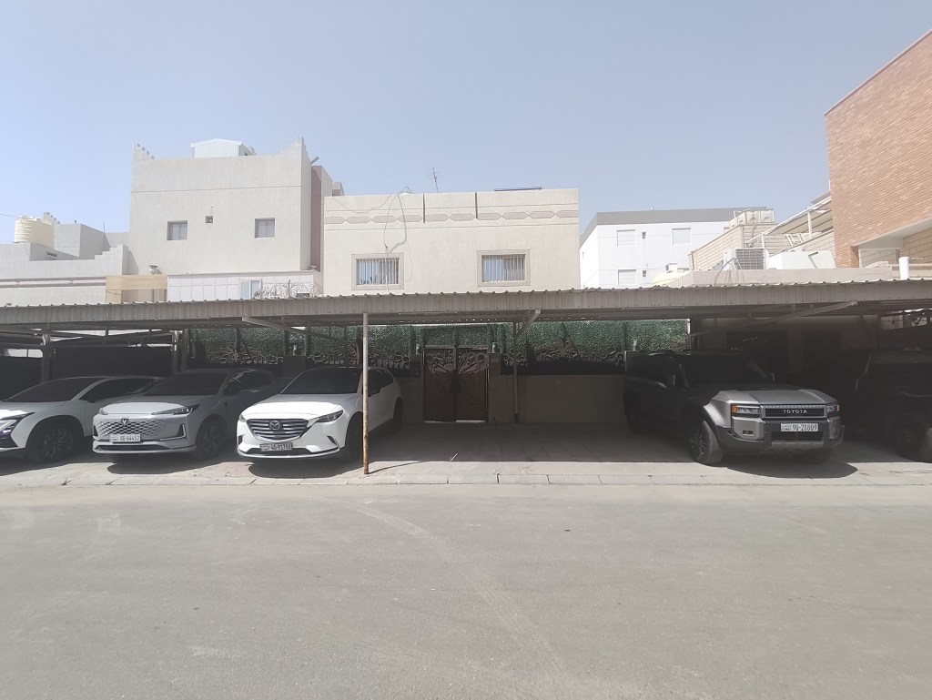 بيت للبيع في العمرية