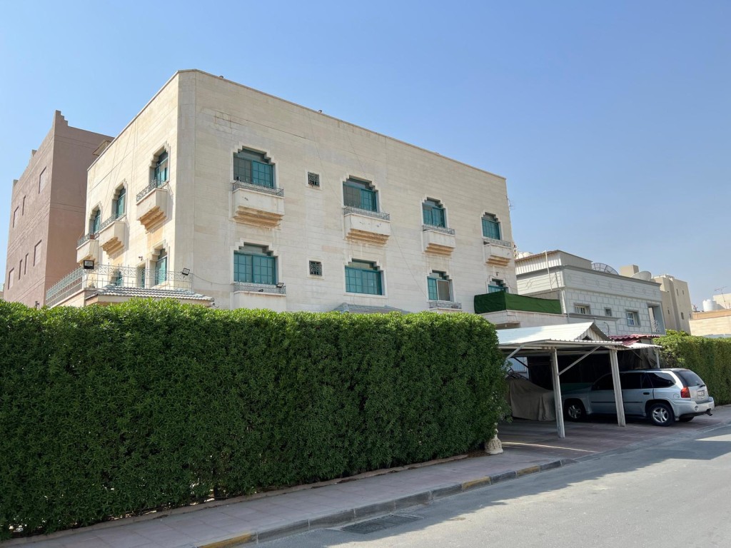 بيت للبيع في الشعب السكني